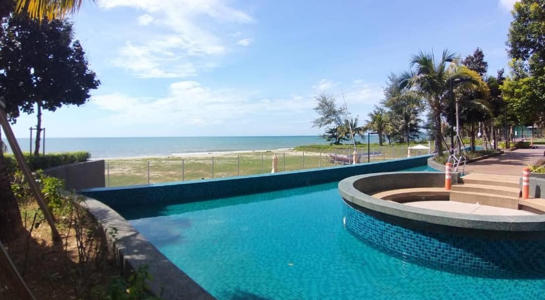 Apartment De Lavelle @ Timur Bay Seafront